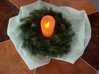 Advent wreath and first snow in Simbach